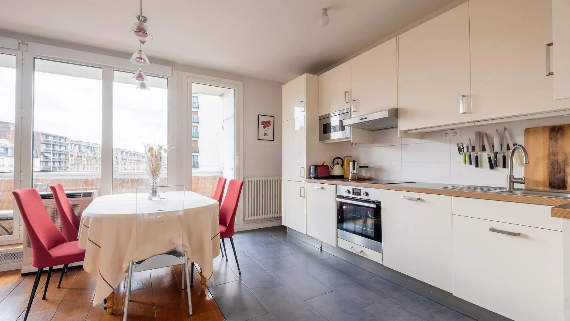 Veeve - Metropolitan Marvel Apartment Paris France