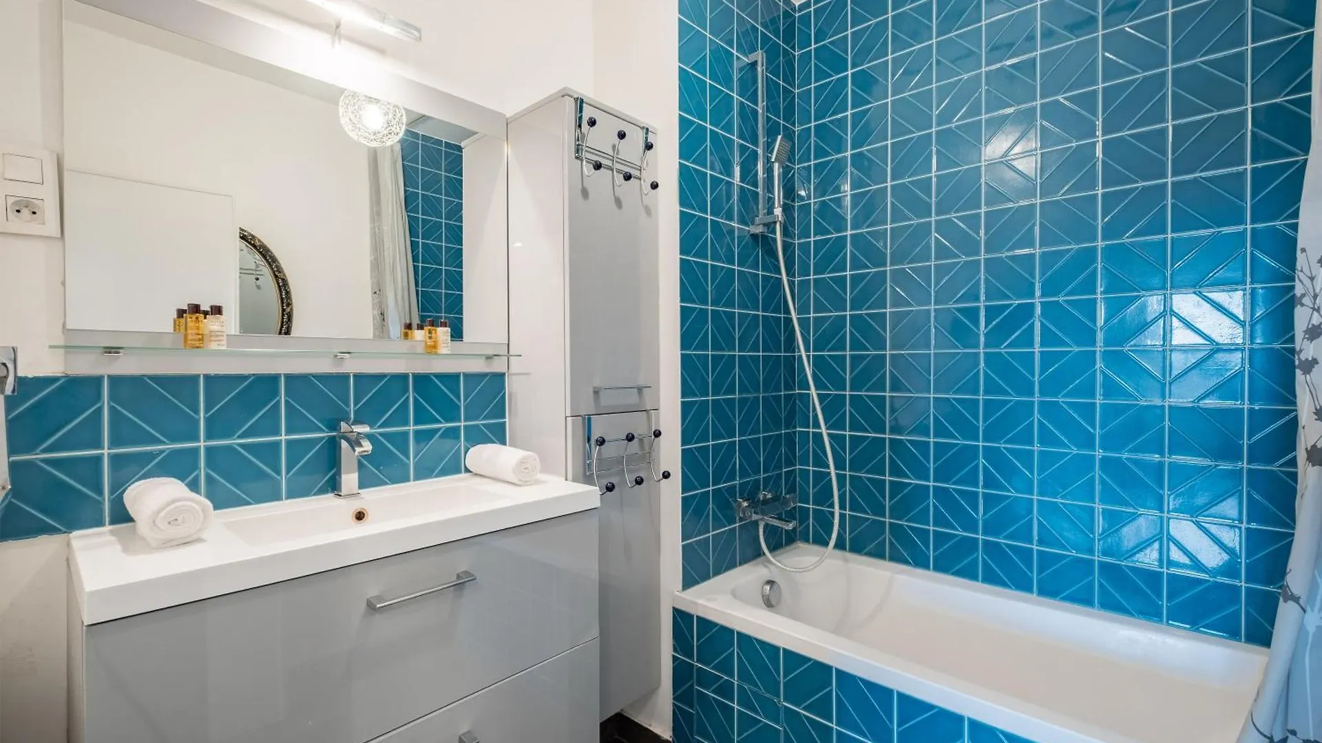 Veeve - Metropolitan Marvel Apartment Paris France